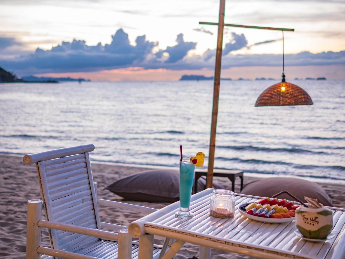 Sea Valley Resort Lipa Noi Buitenkant foto
